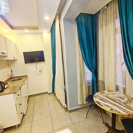 Taksim Luxurious Galata Hotel 3*