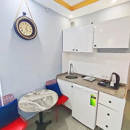 Taksim Luxurious Galata Hotel Апарт-отель